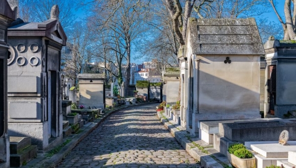 Czy warto zdecydować się na grobowiec rodzinny?